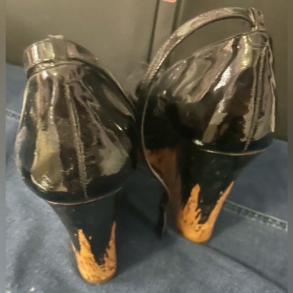 Exclusive BCBG wedges - Picture 8 of 11